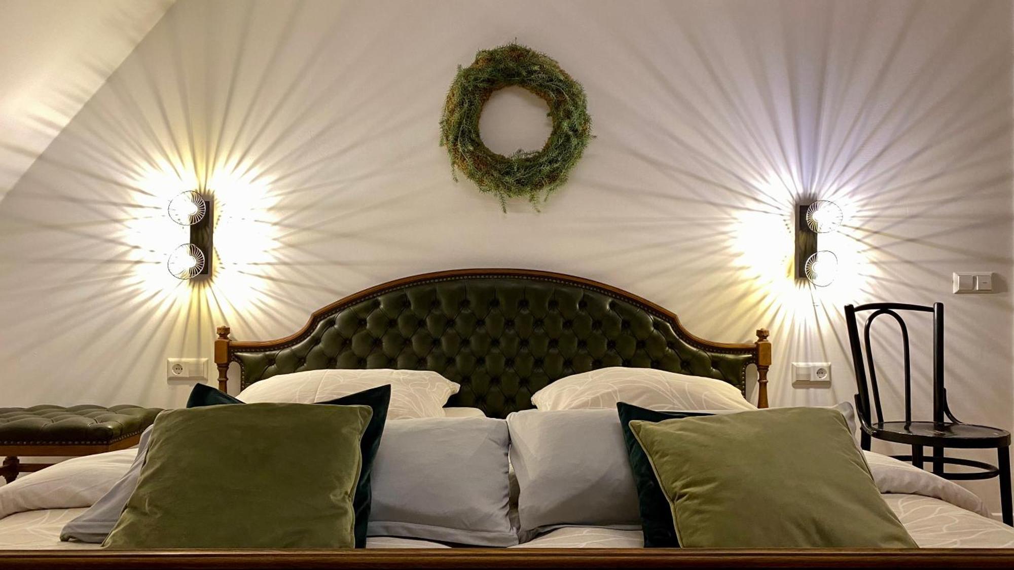 Sonnenhof 1737 - Ferienzimmer & Apartments Barbelroth 외부 사진