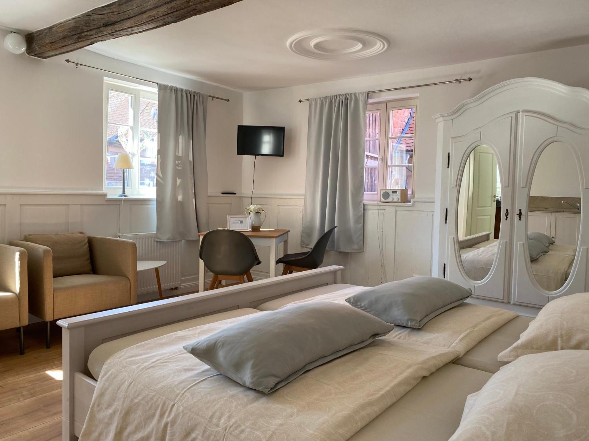 Sonnenhof 1737 - Ferienzimmer & Apartments Barbelroth 외부 사진